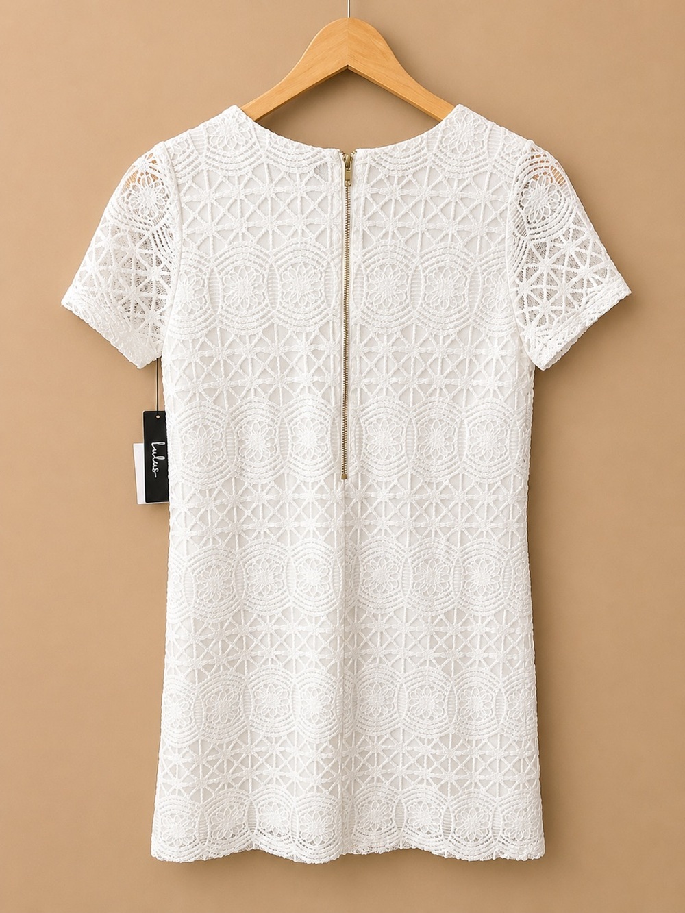 NWT-Lulu's White Crotchet Lace Shift Dress-Medium - Picture 2 of 6